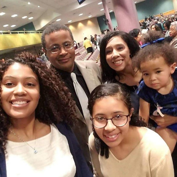 Meet your Posher, Rachel - Picture 3 of 3